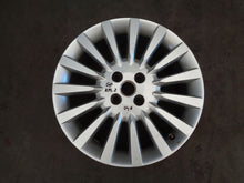 Laden Sie das Bild in den Galerie-Viewer, 1x Alufelge 17 Zoll 6.5" 4x100 46ET Silber 51767998 Fiat Punto Evo Grande FEL1427660807gt