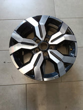Load image into Gallery viewer, 1x Alufelge 17 Zoll 6.5" 5x114.3 50ET Glanz Schwarz 403005180R 403004311R Dacia FEL7331131304ah