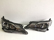 Laden Sie das Bild in den Galerie-Viewer, Frontscheinwerfer Toyota 89210-ODXW3 LED Ein Stück (Rechts oder Links) Headlight