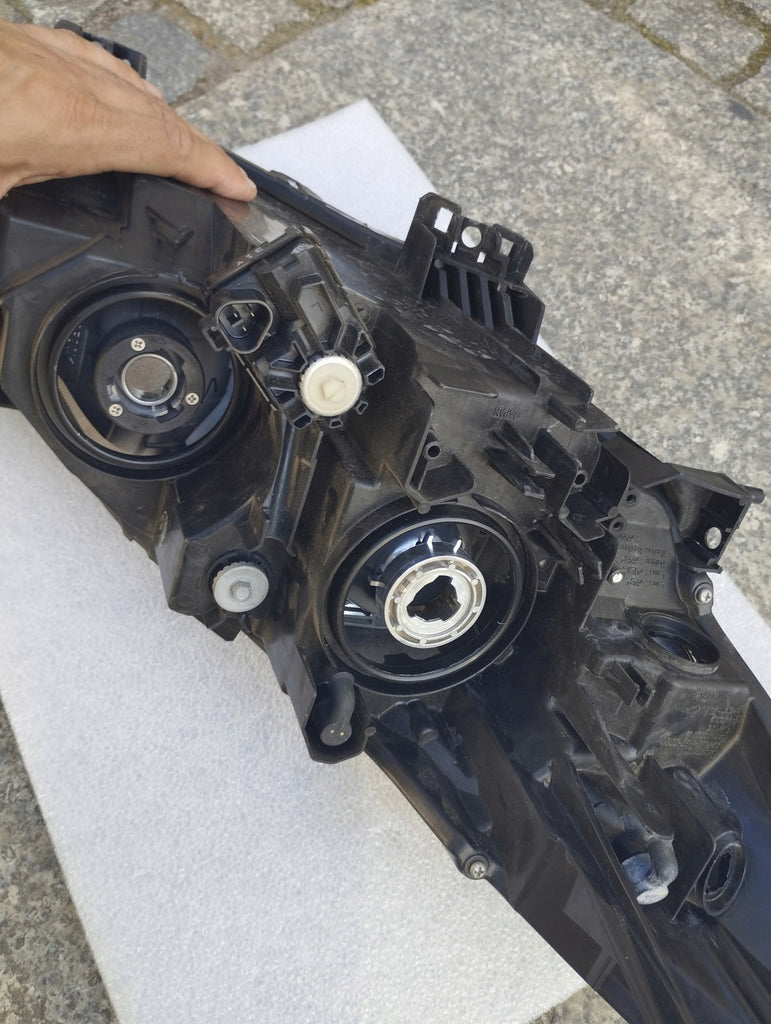 Frontscheinwerfer Mazda III BDG7-51040 Links Scheinwerfer Headlight