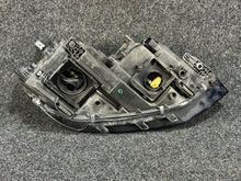 Laden Sie das Bild in den Galerie-Viewer, Frontscheinwerfer VW Touran 5TB941035E LED Links Scheinwerfer Headlight SCH9780511587sl