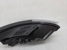 Laden Sie das Bild in den Galerie-Viewer, Frontscheinwerfer Hyundai I30 III G4921-64010 Ein Stück (Rechts oder Links)