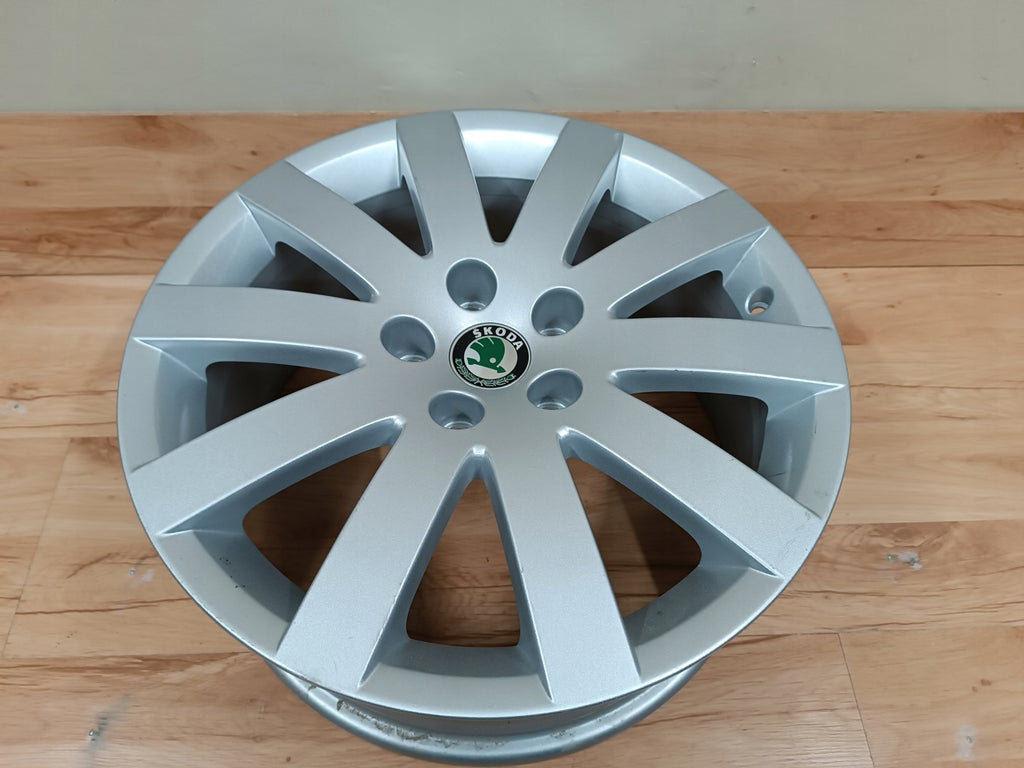 1x Alufelge 17 Zoll 7.0" 5x112 37ET 3U0601025D Skoda Rim Wheel