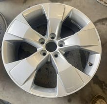 Load image into Gallery viewer, 1x Alufelge 18 Zoll 7.5" 5x108 50 5ET Glanz Silber 31471553 Volvo Xc60 I FEL6490652909ha