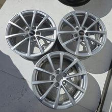 Load image into Gallery viewer, 1x Alufelge 17 Zoll 7.5" 5x112 36ET Glanz Silber 4K0601025 Audi A6 C8 Rim Wheel FEL3451009653pj