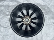 Laden Sie das Bild in den Galerie-Viewer, 1x Alufelge 17 Zoll 7.0" 5x112 45ET 2GA601025AG VW T-Roc Rim Wheel FEL3917831266wf