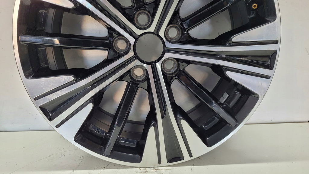 1x Alufelge 18 Zoll 7.0" 5x114.3 38ET Mitsubishi Outlander Rim Wheel