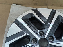 Load image into Gallery viewer, 1x Alufelge 17 Zoll 7.0" 5x114.3 50ET 52910-DD100 Hyundai Kona Rim Wheel FEL6230402682rg