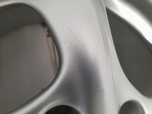 Laden Sie das Bild in den Galerie-Viewer, 1x Alufelge 17 Zoll 8.5" 5x130 50ET Glanz Silber 99636212605 Porsche Rim Wheel FEL8067361333qq