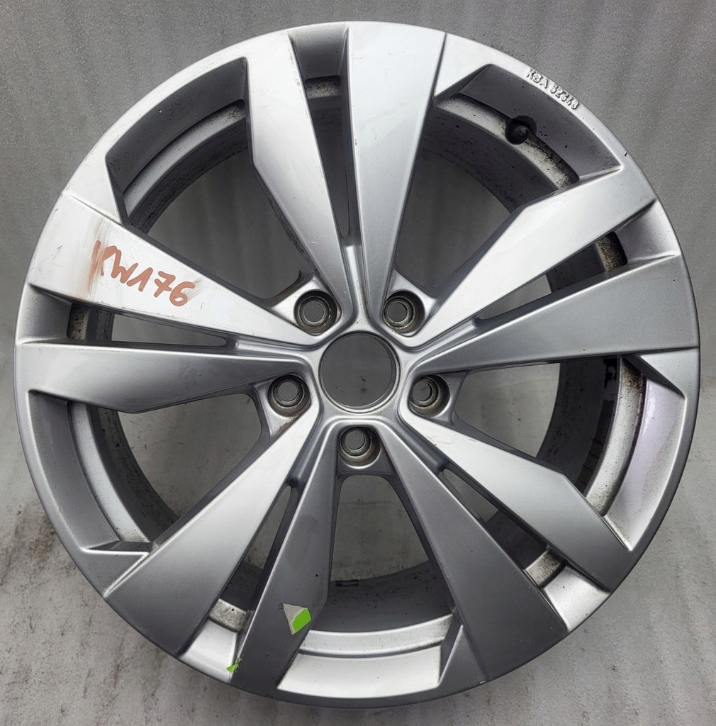 1x Alufelge 18 Zoll 7.5" 5x112 50ET Glanz Silber 10A071498 VW Id.3 Rim Wheel FEL2261250711om
