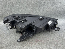 Laden Sie das Bild in den Galerie-Viewer, Frontscheinwerfer Skoda Superb I 3P1941015 Links Scheinwerfer Headlight SCH2273647250fm