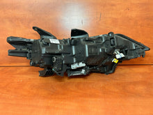 Laden Sie das Bild in den Galerie-Viewer, Frontscheinwerfer Mitsubishi L III Outlander 4BX19-8301D3-31 LED Links Headlight