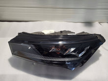 Laden Sie das Bild in den Galerie-Viewer, Frontscheinwerfer Skoda Enyaq 5LB941015F LED Ein Stück (Rechts oder Links)