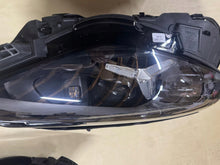 Laden Sie das Bild in den Galerie-Viewer, Frontscheinwerfer Mercedes-Benz Cla A17490641002 A1749064102 Rechts oder Links SCH7466880599ke