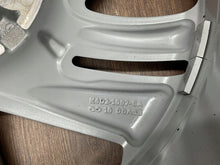 Laden Sie das Bild in den Galerie-Viewer, 1x Alufelge 18 Zoll K8D21007CA Land Rover Range Evoque L551 Rim Wheel FEL8105961866ly