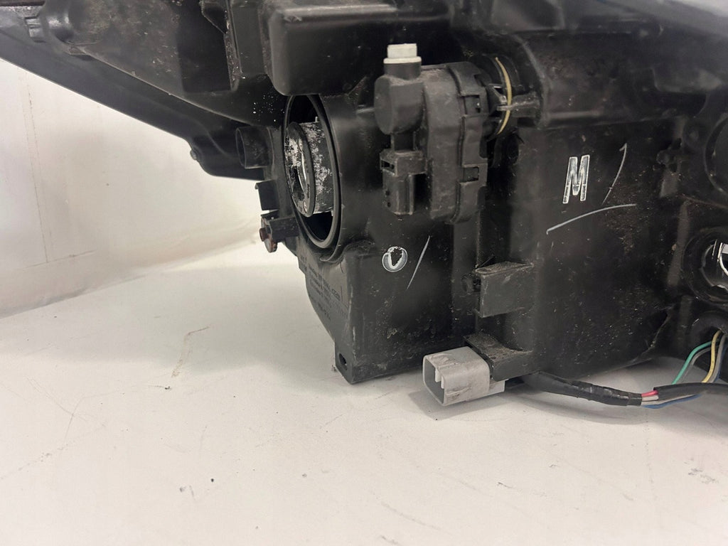 Frontscheinwerfer Toyota Yaris 811300DA50 811300DA60 Links Headlight SCH5914015795ei