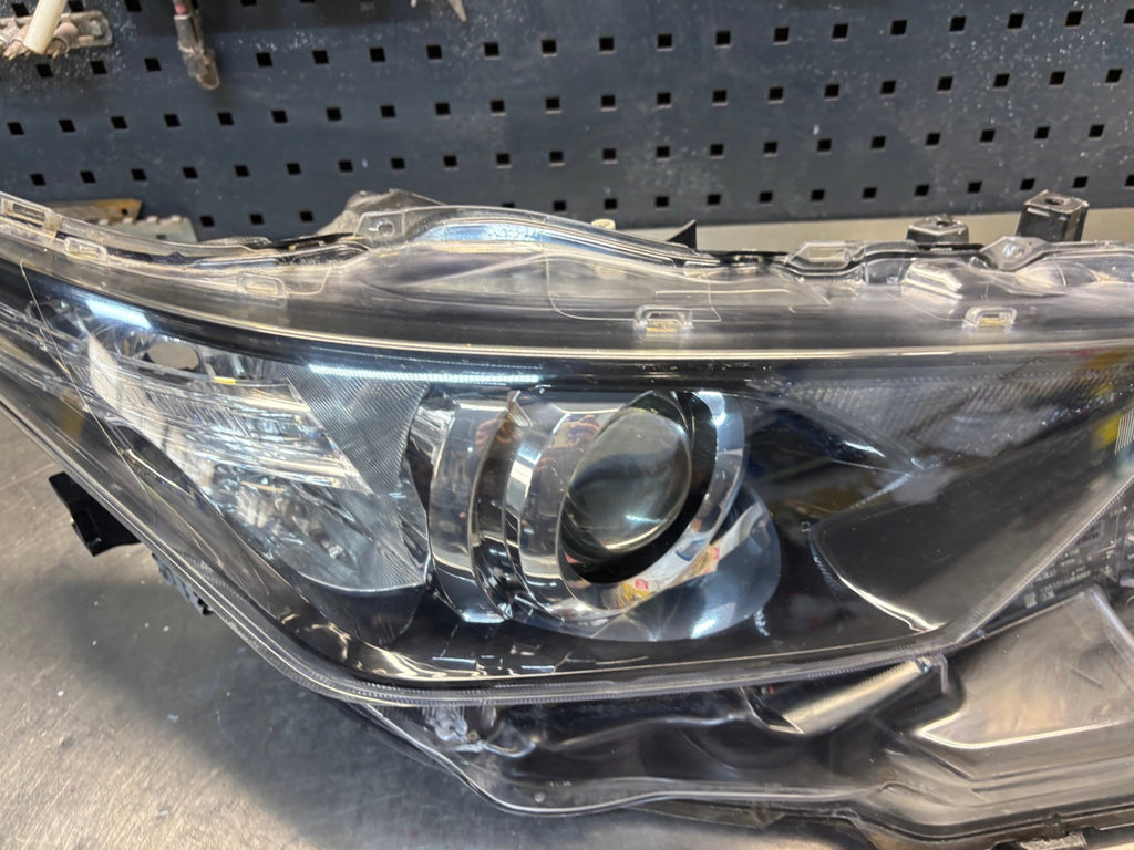 Frontscheinwerfer Toyota Auris 81110-02K30 LED Rechts Scheinwerfer Headlight SCH8802505838in