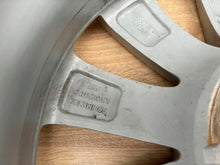 Load image into Gallery viewer, 1x Alufelge 18 Zoll 7.5" 5x120 45ET 2H0601025P VW Amarok Rim Wheel FEL3437302846ft
