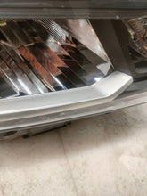 Load image into Gallery viewer, Frontscheinwerfer VW Amarok N1XB-13E014AE LED Rechts Scheinwerfer Headlight SCH8466330061oa