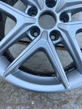 Load image into Gallery viewer, 1x Alufelge 17 Zoll 6.5&quot; 5x112 28ET Glanz Silber 8W9601025 Audi A5 A4 Rim Wheel