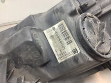 Laden Sie das Bild in den Galerie-Viewer, Frontscheinwerfer Opel Astra J 1EG01001102 Links Scheinwerfer Headlight SCH4417711605tn