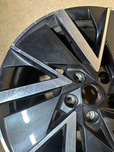 Load image into Gallery viewer, 1x Alufelge 18 Zoll 7.5&quot; 5x112 48ET Glanz 5E3601025AD Skoda Octavia 5e3