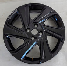 Laden Sie das Bild in den Galerie-Viewer, 1x Alufelge 17 Zoll 5.0&quot; 4x100 40ET PW457-0H015 Toyota Aygo Rim Wheel