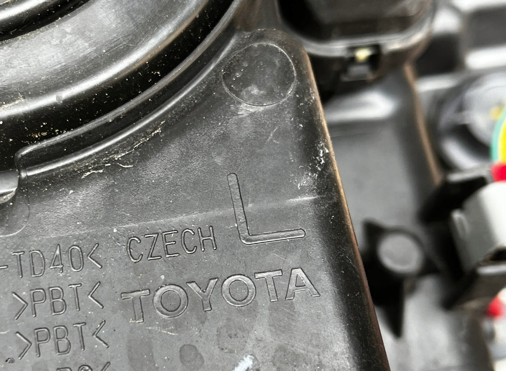 Frontscheinwerfer Toyota Yaris 81170-0DK10 Links Scheinwerfer Headlight SCH4181918322ca