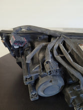 Laden Sie das Bild in den Galerie-Viewer, Frontscheinwerfer Volvo Xc90 I 30678186 Links Scheinwerfer Headlight