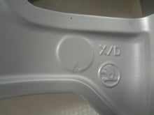 Laden Sie das Bild in den Galerie-Viewer, 4x Alufelge 17 Zoll 7.0" 5x112 45ET Glanz Silber 5E0601025 Skoda Octavia III I FEL6379839727no