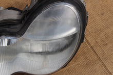 Laden Sie das Bild in den Galerie-Viewer, Frontscheinwerfer Mercedes-Benz W203 A2038201161 0301166271 Links Headlight SCH9165205129kx