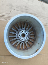 Laden Sie das Bild in den Galerie-Viewer, 1x Alufelge 17 Zoll 8.0" 5x112 46ET Glanz Silber 8Y0601025B Audi A3 Rim Wheel FEL6918635775bq