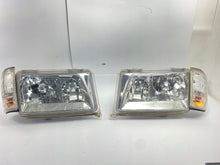 Laden Sie das Bild in den Galerie-Viewer, Frontscheinwerfer Eagle W124 30343287 Ein Satz Scheinwerfer Headlight SCH2123985672db
