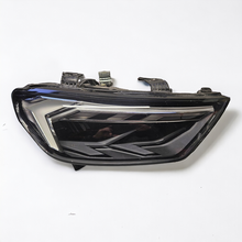 Laden Sie das Bild in den Galerie-Viewer, Frontscheinwerfer Audi A1 82A941034D 90106083 LED Rechts Scheinwerfer Headlight