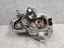 Laden Sie das Bild in den Galerie-Viewer, Frontscheinwerfer Mercedes-Benz W210 W210SCZ Xenon Links Scheinwerfer Headlight SCH8553389443ut