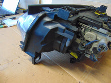 Laden Sie das Bild in den Galerie-Viewer, Frontscheinwerfer BMW 3 E46 Compact 0301187272 Xenon Rechts Headlight
