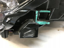 Load image into Gallery viewer, Frontscheinwerfer Mazda 2 Dj D43N-51030 D43N-51040 LED Rechts oder Links