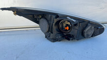 Laden Sie das Bild in den Galerie-Viewer, Frontscheinwerfer Ford Focus F1EB-13W030-AB Links Scheinwerfer Headlight SCH8610057874sa