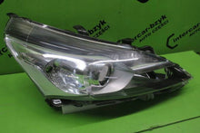 Load image into Gallery viewer, Frontscheinwerfer Toyota Verso 811100F16100 Rechts Scheinwerfer Headlight SCH6441312497bw