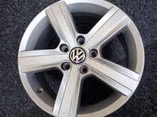 Load image into Gallery viewer, 1x Alufelge 16 Zoll 6.5&quot; 5x112 46ET 5G0601015BN VW Golf Vii Rim Wheel