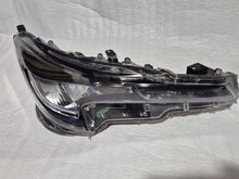 Laden Sie das Bild in den Galerie-Viewer, Frontscheinwerfer Toyota Corolla 81110-02S60 LED Rechts Scheinwerfer Headlight SCH4159644313gg