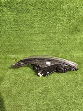 Laden Sie das Bild in den Galerie-Viewer, Frontscheinwerfer Hyundai I10 92101B9000 Links Scheinwerfer Headlight SCH1462823226gf