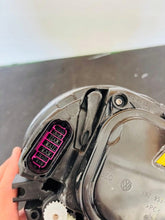 Load image into Gallery viewer, Frontscheinwerfer VW New Beetle 5CZ941031 Xenon Links Scheinwerfer Headlight SCH6109340699mp