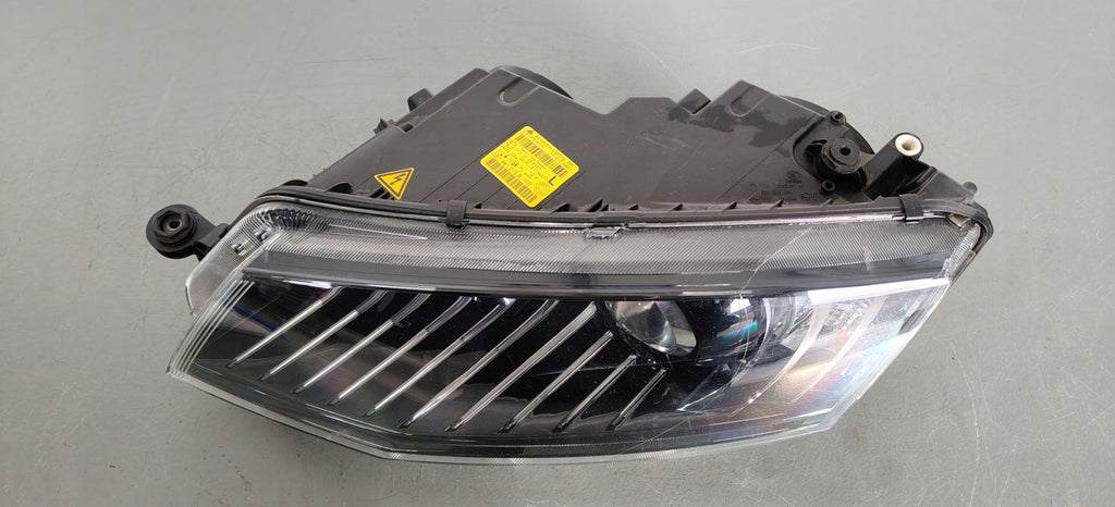 Frontscheinwerfer Skoda Octavia III 5E1941015B Links Scheinwerfer Headlight SCH5619388197tp