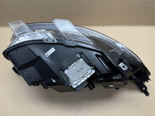 Laden Sie das Bild in den Galerie-Viewer, Frontscheinwerfer Opel Zafira Life 00218275-03 Links Scheinwerfer Headlight SCH8736731749ea