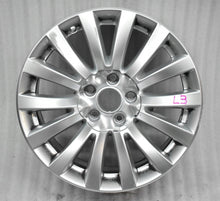 Load image into Gallery viewer, 1x Alufelge 17 Zoll 7.0&quot; 5x112 40ET Glanz Silber 3D0601025AN VW Phaeton