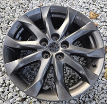 Load image into Gallery viewer, 1x Alufelge 18 Zoll 7.0" 5x114.3 50ET Silber B45BV3810 Mazda 3 Rim Wheel FEL5575865112vr