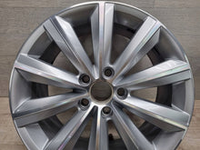 Load image into Gallery viewer, 1x Alufelge 17 Zoll 7.5" 5x112 47ET Glanz Silber 3AA601025F VW Passat B7 FEL1471483437cf