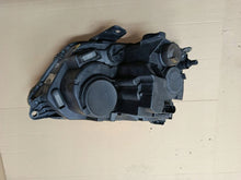 Load image into Gallery viewer, Frontscheinwerfer VW Amarok 2H1941016M Rechts Scheinwerfer Headlight SCH1425312671it