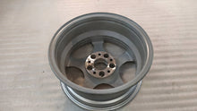 Laden Sie das Bild in den Galerie-Viewer, 1x Alufelge 15 Zoll 7.0&quot; 5x112 37ET Glanz Silber A2024011702 Mercedes-Benz W204